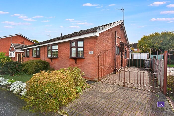 2 Bedroom Semi-Detached Bungalow For Sale In Bond Close, Warrington, WA5