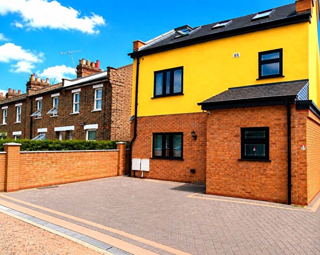 3 Bedroom End Of Terrace House To Rent In South Road, Little Heath, Romford, RM6