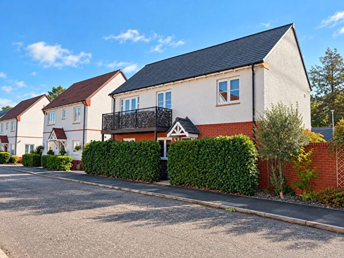 2 Bedroom Coach House For Sale In Avondene Drive, Colchester, CO4