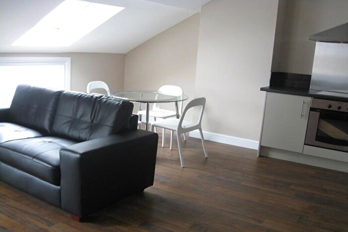 4 Bedroom Apartment To Rent In Flat C, John Street, Highfield, S2