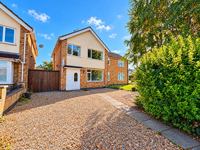 3 Bedroom Semi-Detached House For Sale In Lutterworth Road, Blaby, Leicester, LE8
