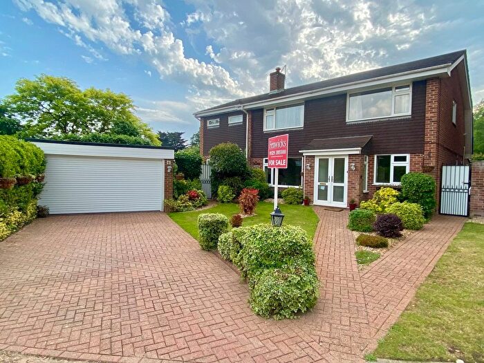 5 Bedroom Detached House For Sale In Crest Close, Fareham, PO16