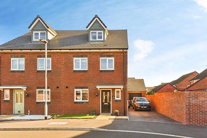 4 Bedroom Semi-Detached House For Sale In Flint Crescent, Westbury, BA13