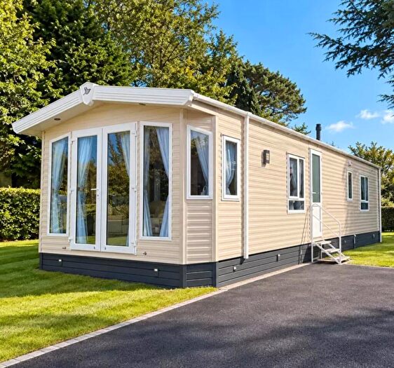 2 Bedroom Park Home For Sale In MIll Lane, Hawksworth, Leeds, LS20