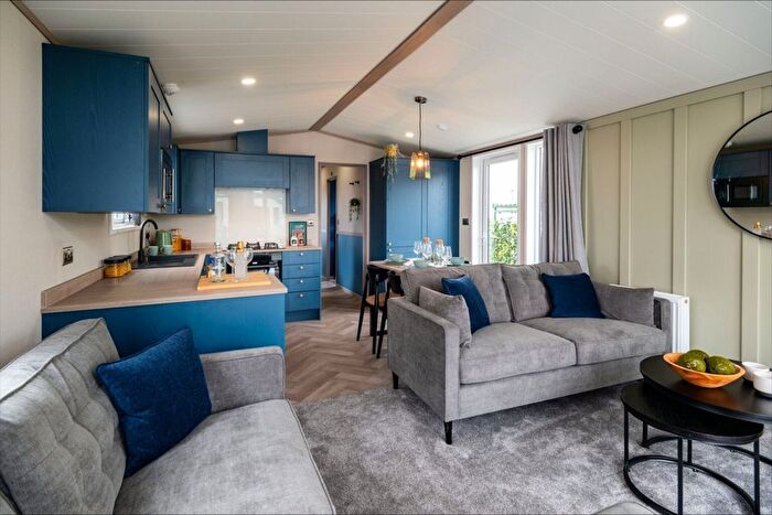 2 Bedroom Mobile/park Home For Sale In Carr Lane, Middleton Morecambe, LA3