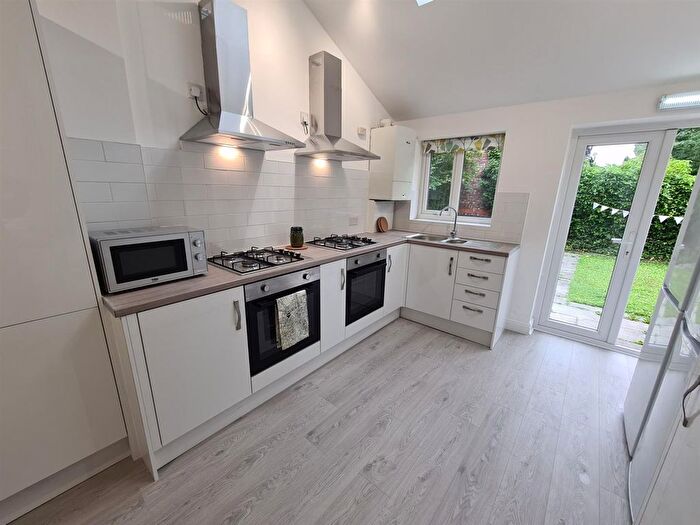 7 Bedroom Semi-Detached House To Rent In Wellington Road, Fallowfield, Manchester, M14