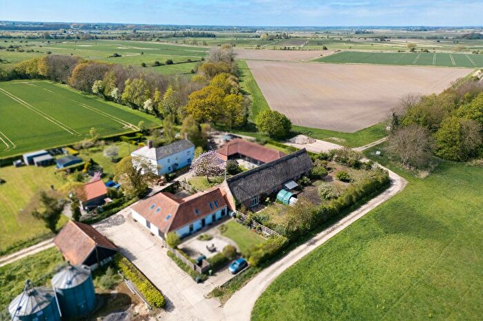 6 Bedroom Detached House For Sale In Private Road, Stokesby, NR29