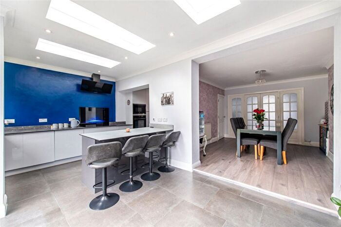 5 Bedroom Semi-Detached House For Sale In Chalkwell Road, Sittingbourne, Kent, ME10