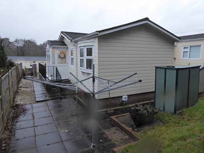 2 Bedroom Mobile/park Home For Sale In Caerwnon Park, Builth Wells, LD2