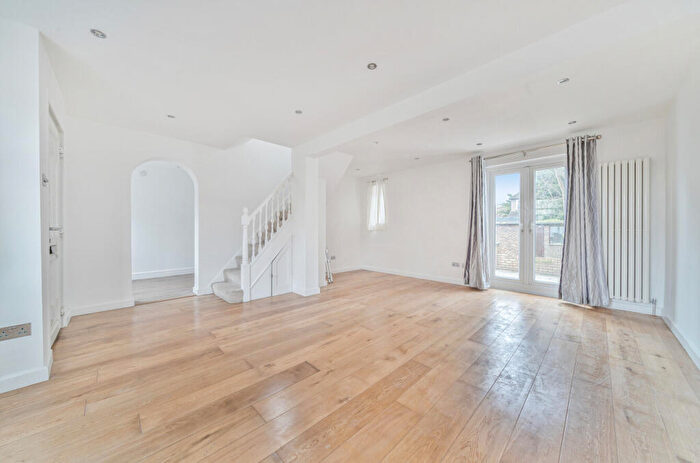 3 Bedroom House To Rent In Bracondale Road, Abbey Wood, London, SE2