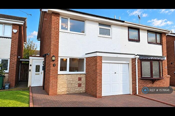 3 Bedroom Semi-Detached House To Rent In Wellbrae Close, Wirral, CH49