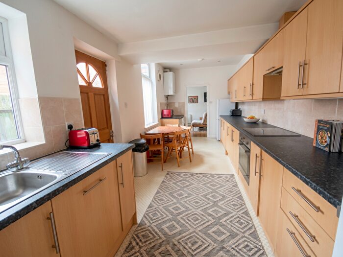 6 Bedroom House To Rent In Tiverton Road - Bed, Selly Oak, West Midlands, B29