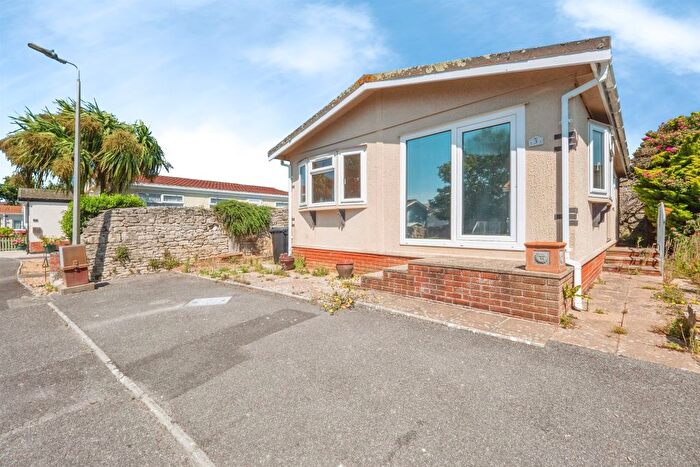2 Bedroom Mobile/park Home For Sale In Weston Road, Portland, DT5