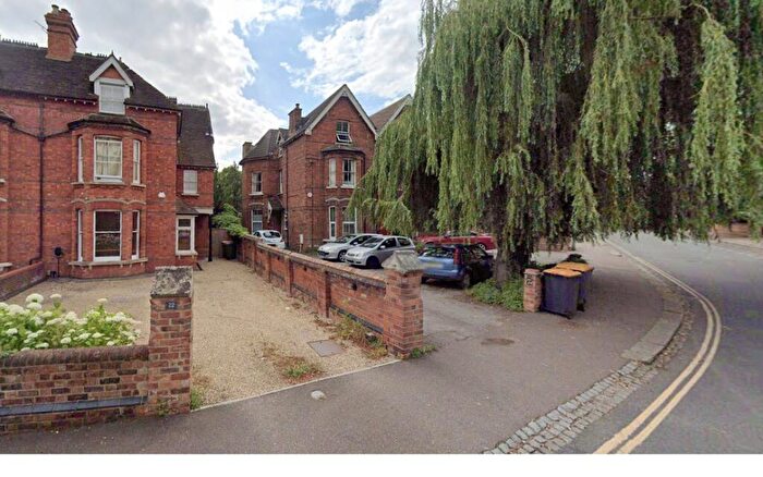 1 Bedroom Apartment To Rent In Lansdowne Road, MK40