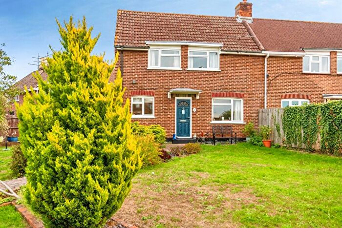 3 Bedroom Semi-Detached House For Sale In Rownhams Road, North Baddesley, Southampton, SO52