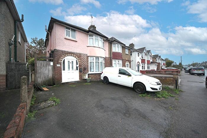 3 Bedroom Semi-Detached House For Sale In Westmorland Avenue, Luton, Bedfordshire, LU3