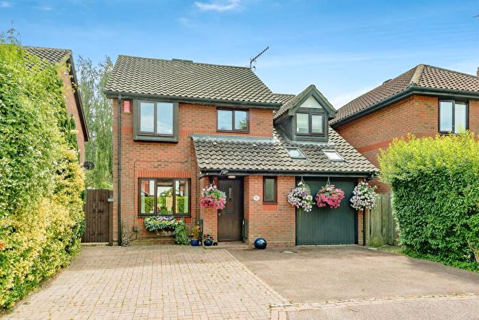 4 Bedroom Detached House For Sale In Twyner Close, Horley, RH6