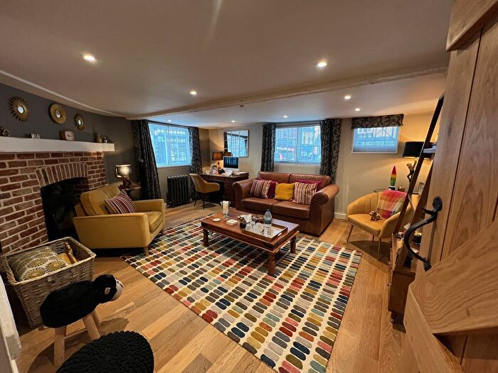 3 Bedroom Terraced House To Rent In West Street, Marlow, SL7