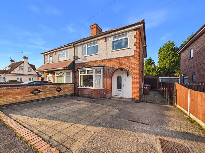 3 Bedroom Semi-Detached House For Sale In Westgreen Avenue, Allenton, DE24