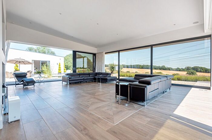 5 Bedroom Detached House For Sale In Texas Drive, Winchester, Hampshire, SO22