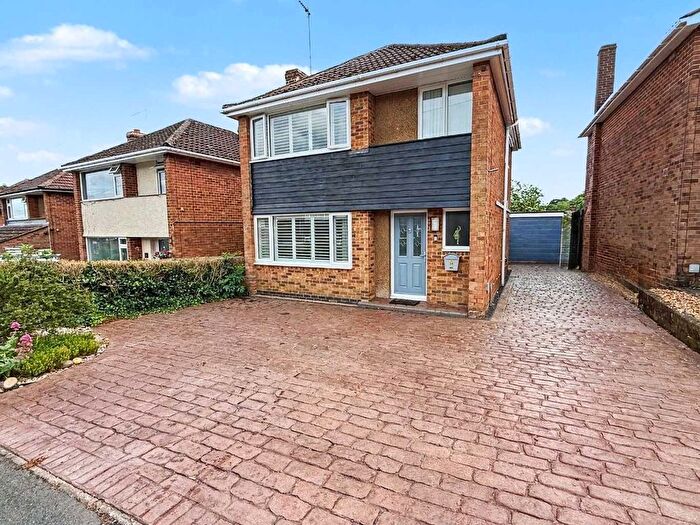3 Bedroom Detached House For Sale In The Slade, Daventry, NN11