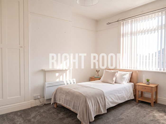 2 Bedroom Flat To Rent In Bed Flat, Ampthill Road, Southampton, SO15