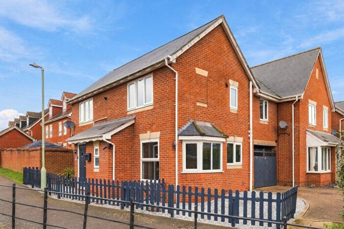3 Bedroom Link Detached House For Sale In Dhobi Place, Ipswich, IP1