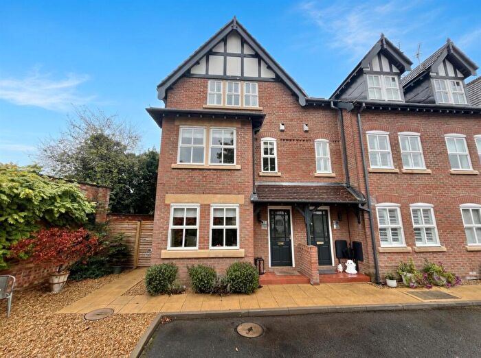 4 Bedroom Town House For Sale In Hawthorn Square, Wilmslow, SK9