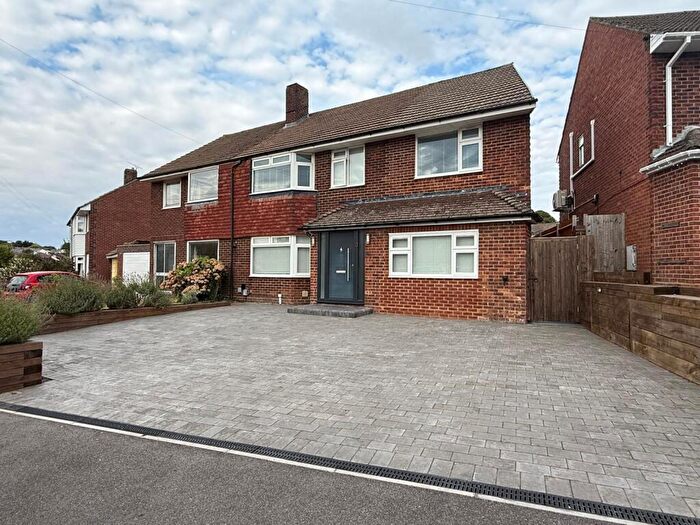 5 Bedroom Semi-Detached House To Rent In Arundel Drive Fareham Flexible With Furnishings, PO16