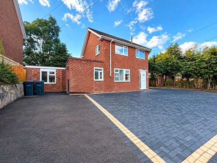 4 Bedroom Semi-Detached House For Sale In Popes Lane, Birmingham, West Midlands, B38