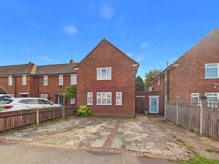 3 Bedroom Semi-Detached House For Sale In Brackenbridge Drive, Ruislip, HA4