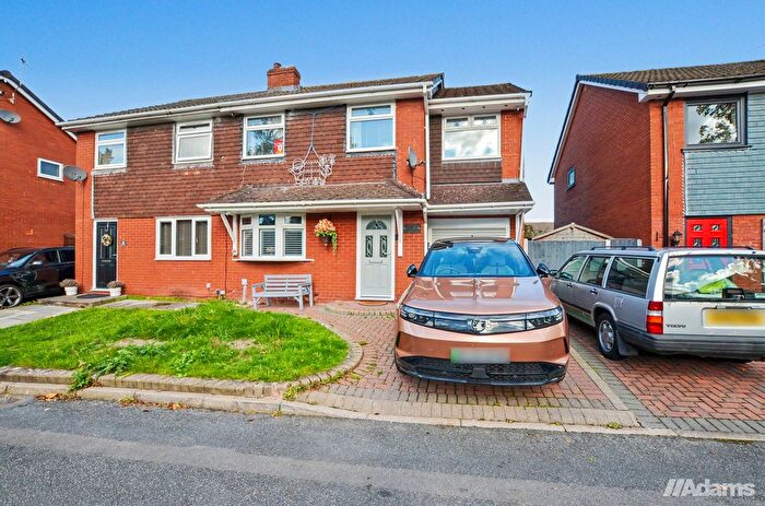 4 Bedroom Semi-Detached House For Sale In Helston Close, Runcorn, WA7