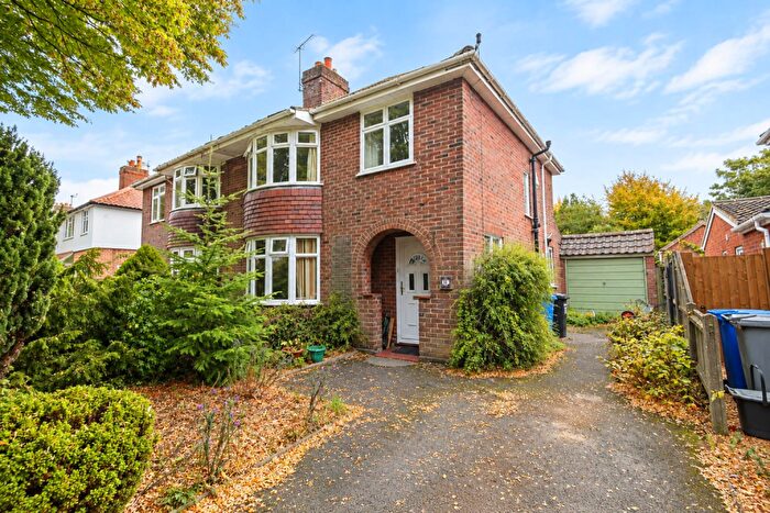 3 Bedroom Semi-Detached House For Sale In Clabon Road, Norwich, NR3