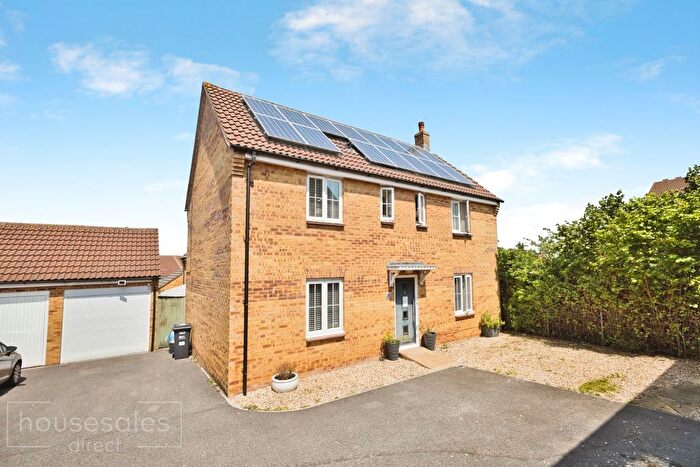 4 Bedroom Detached House For Sale In Biddlesden Road, Yeovil, BA21