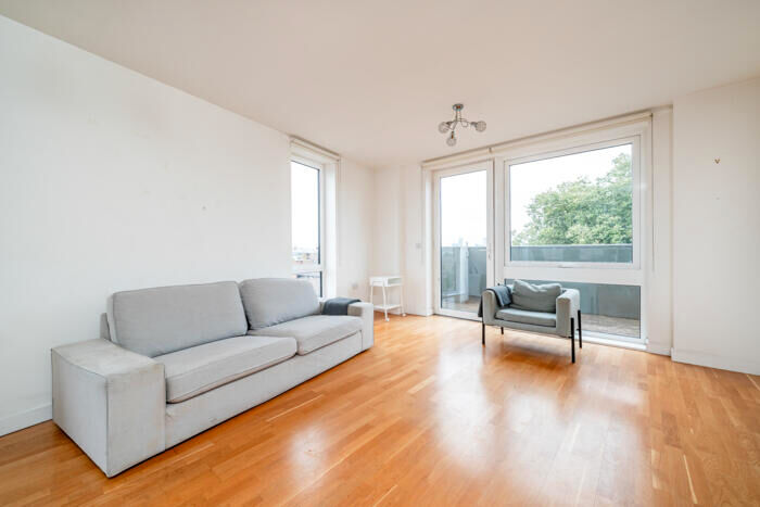 3 Bedroom Apartment To Rent In Icon Apartments, Duckett Street, Tower Hamlets, London, E1