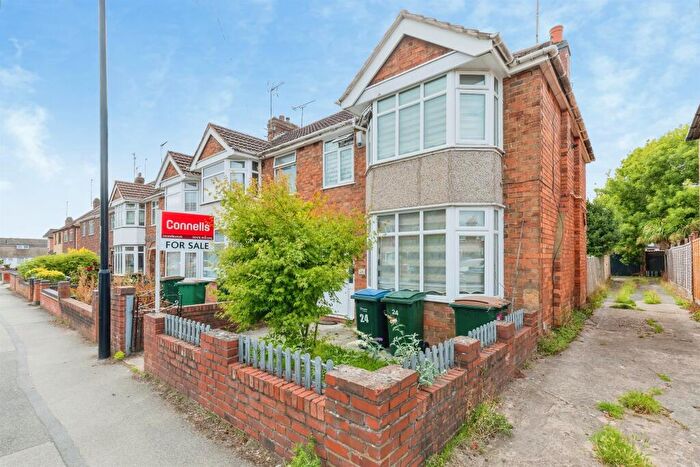 3 Bedroom Semi-Detached House For Sale In Arundel Road, Coventry, CV3