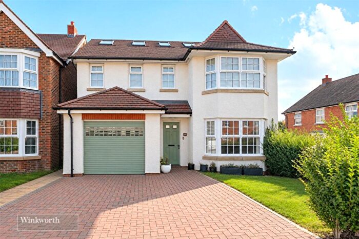 5 Bedroom Detached House For Sale In Runcie Crescent, Basingstoke, Hampshire, RG23