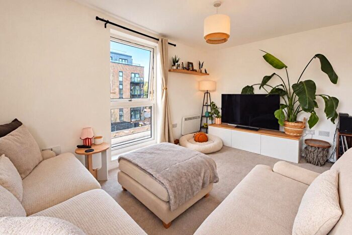 2 Bedroom Apartment To Rent In Paxton Drive, Bristol, BS3