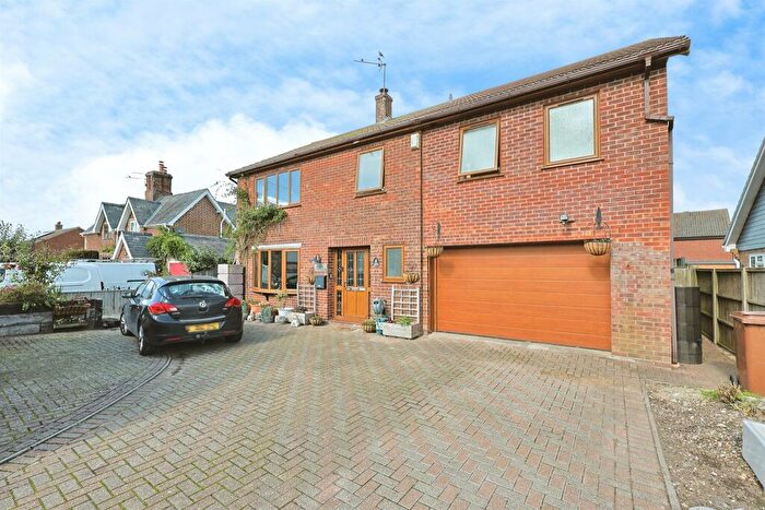 4 Bedroom Detached House For Sale In The Common, Freethorpe, Norwich, NR13