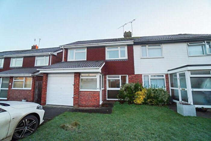 3 Bedroom Semi-Detached House To Rent In Chiltern Close, Chester, Cheshire, CH4