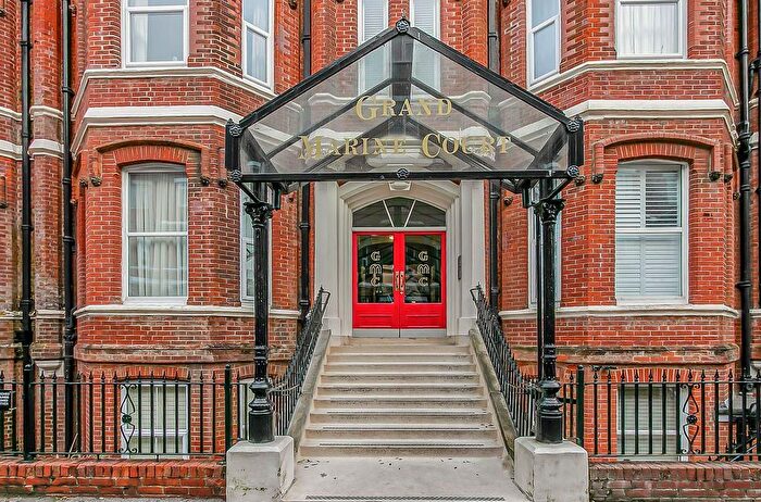 2 Bedroom Flat To Rent In Durley Gardens, Bournemouth, BH2