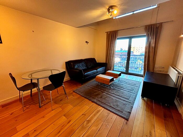 1 Bedroom Apartment To Rent In King Edwards Wharf, B16