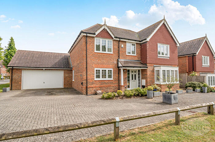 4 Bedroom Detached House For Sale In Wadebridge Rise, Medstead, Alton, Hampshire, GU34