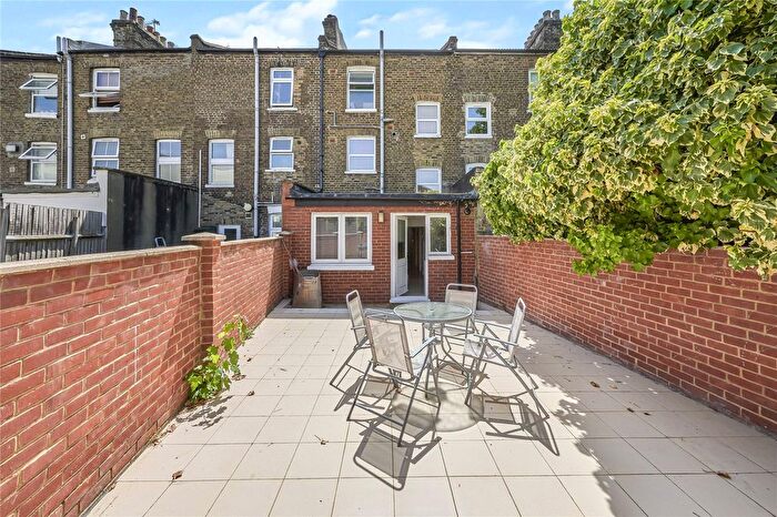 1 Bedroom Flat To Rent In Lendal Terrace, London, SW4