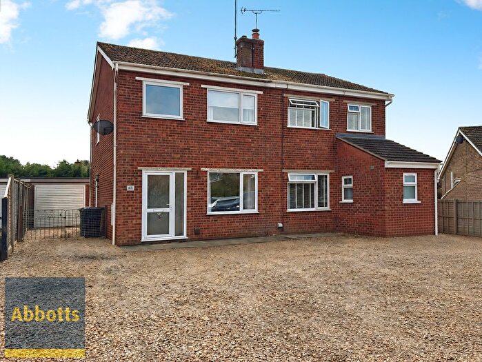 3 Bedroom Semi-Detached House To Rent In Shelduck Drive, King's Lynn, PE31