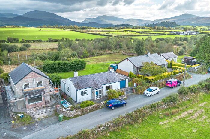 2 Bedroom Bungalow For Sale In Llanddeiniolen, Caernarfon, Gwynedd, LL55