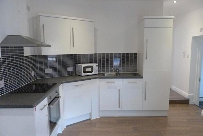 2 Bedroom Flat To Rent In Wellfield Road, Roath, CF24