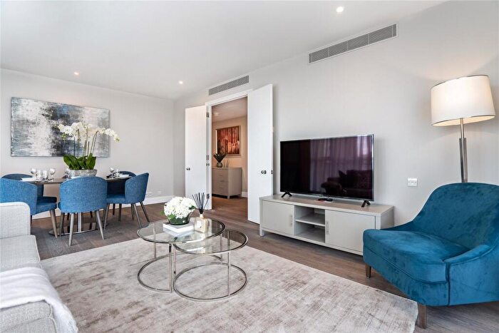2 Bedroom Flat To Rent In Westferry Circus, Canary Wharf, London, E14