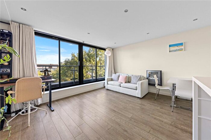 1 Bedroom Apartment For Sale In Greatorex Street, London, E1