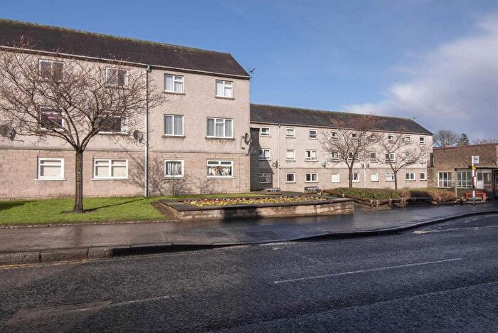 3 Bedroom Apartment To Rent In High Street, Tillicoultry, FK13